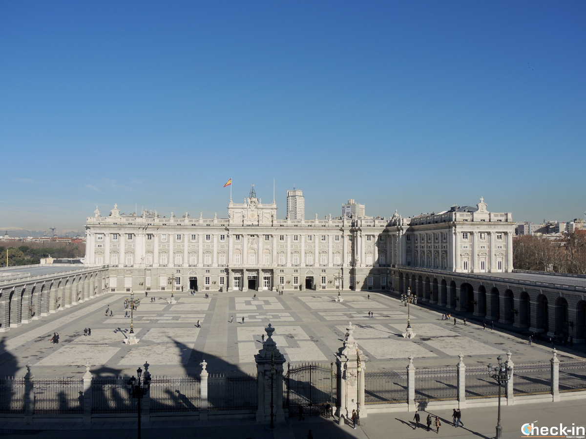 Il Palazzo Reale di Madrid visto dal Museo della Cattedrale della Almudena