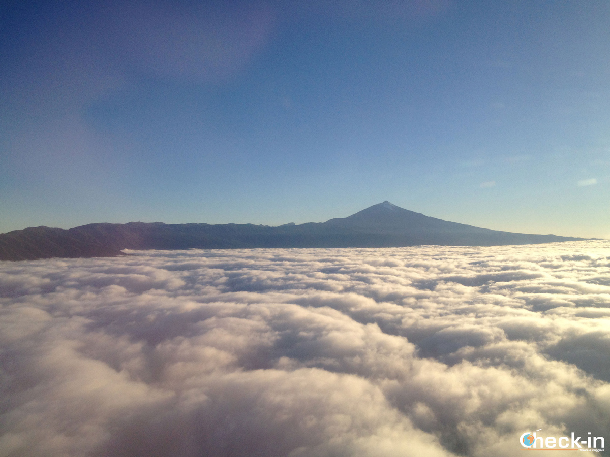 Il vulcano Teide visto in volo da Tenerife