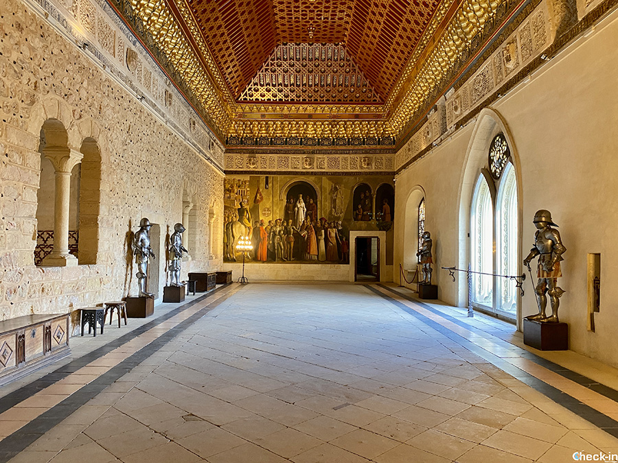 Visita dell'Alcázar di Segovia: Sala de la Galera con dipinto dell'incoronazione di Isabel la Católica
