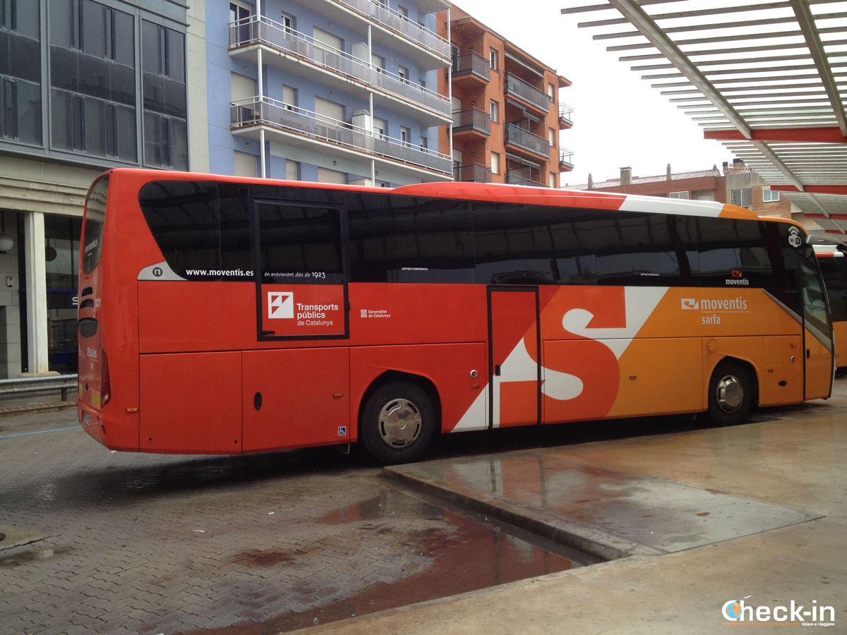Muoversi in Costa Brava: la stazione degli autobus di Figueres - Catalogna, Spagna mediterranea