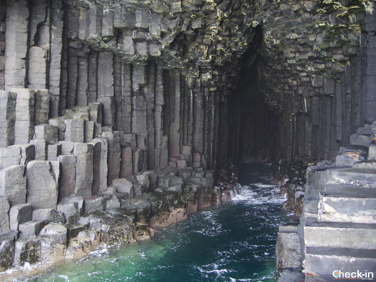 Tour delle isole Ebridi: nel cuore della Fingal's Cave a Staffa