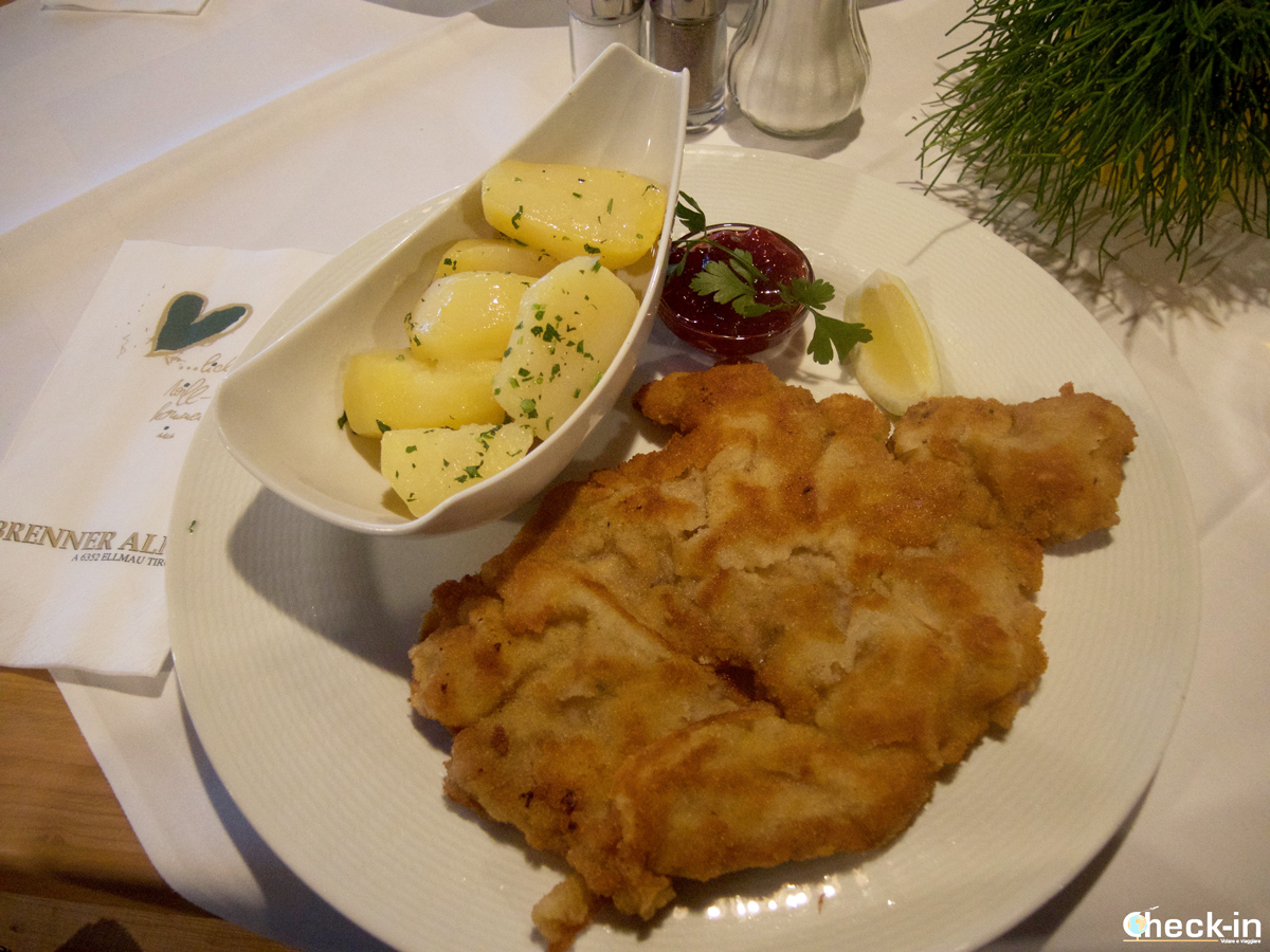 Cosa mangiare in Austria: la Wiener Schnitzel mit Kartoffeln