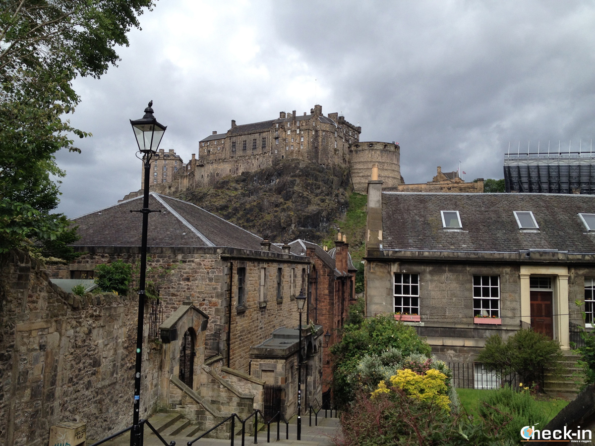Visit Edinburgh and tis panoramic viewpoints: the Flodden Wall in Grassmarket