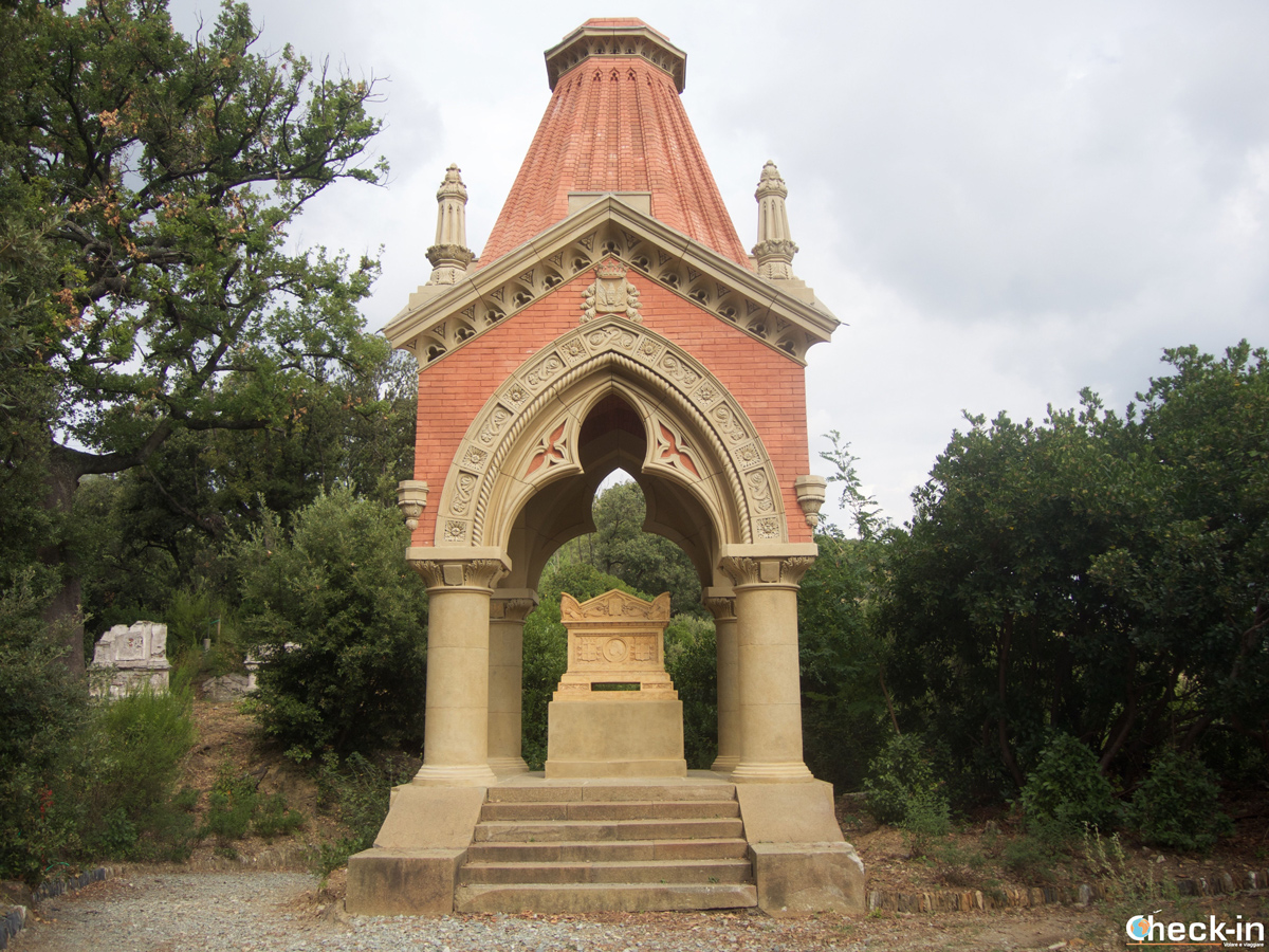 Visita di Villa Durazzo Pallavicini: il Mausoleo del Capitano
