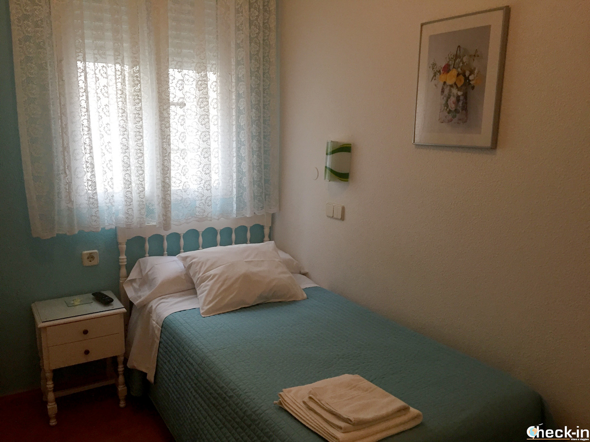Camera da letto singola all'Hostal Los Alpes, a pochi passi dalla Gran Vía di Madrdi