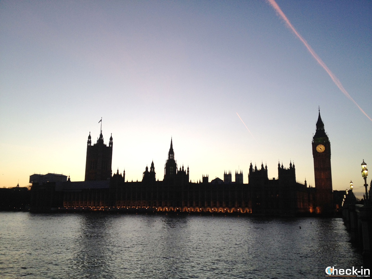 Muoversi a Londra con la London Travelcard oppure la Visitor Oyster Card. Tramonto sul Big Ben.
