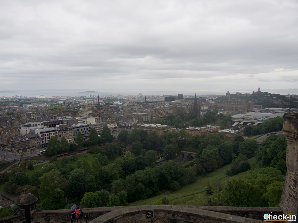 Panoramic view of Edinburgh from the Castle
