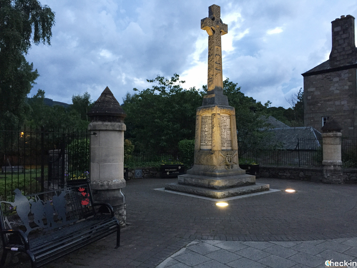 2 passi nel centro di Pitlochry by night - Località da visitare nelle Highlands scozzesi