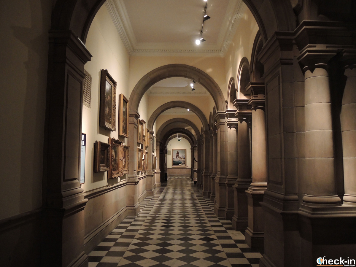 Visit of Kelvingrove Art Gallery and Museum in Glasgow's West End (Scotland)
