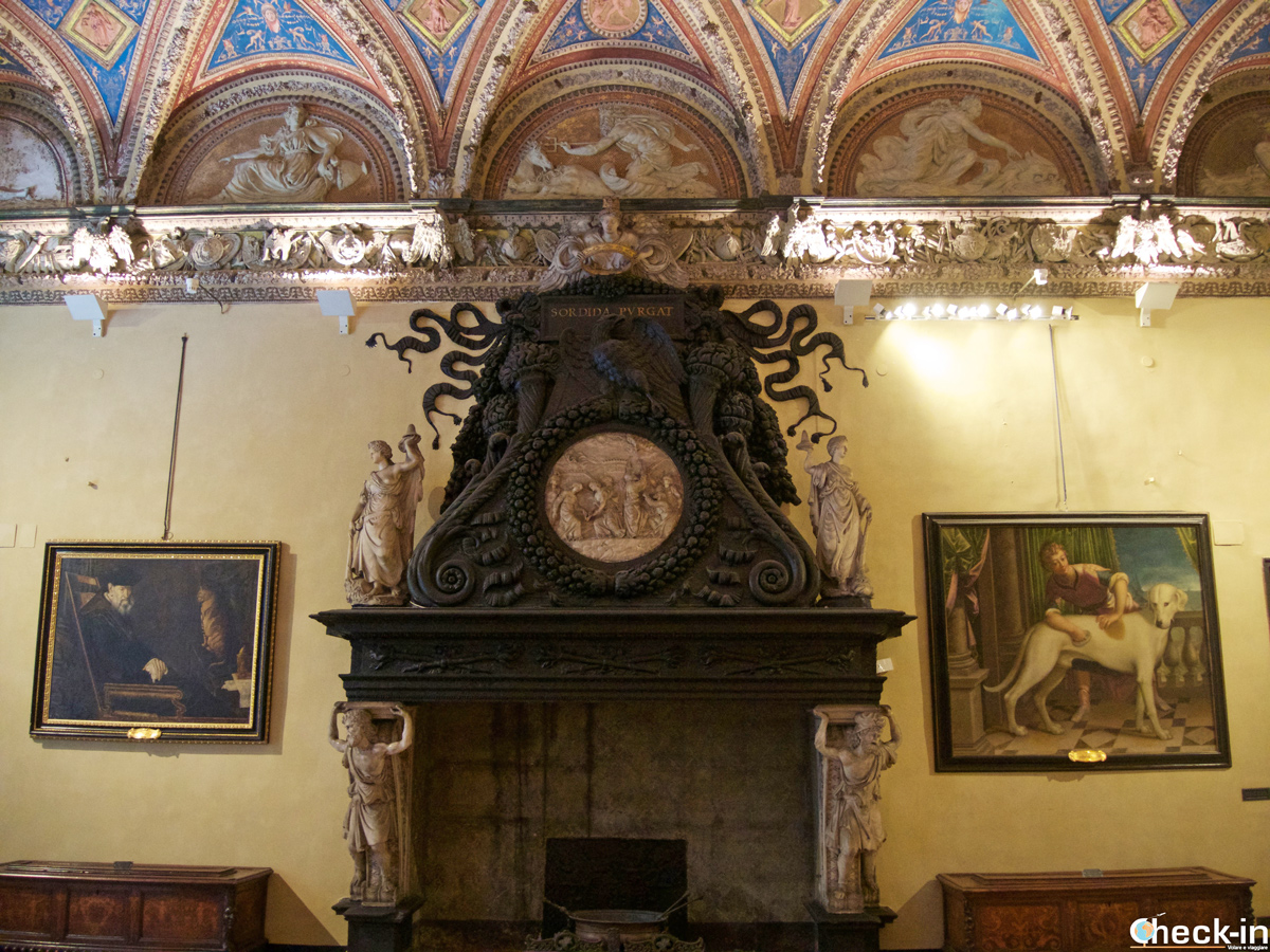 La sala dei Giganti nell'appartamento del principe del Palazzo di Andrea Doria a Genova