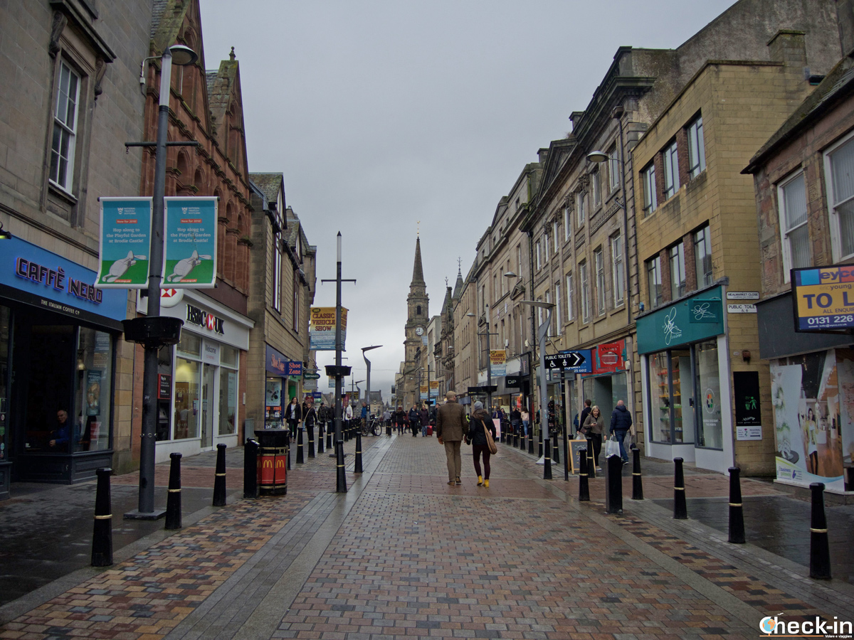 What to do in Inverness: shopping along the High Street