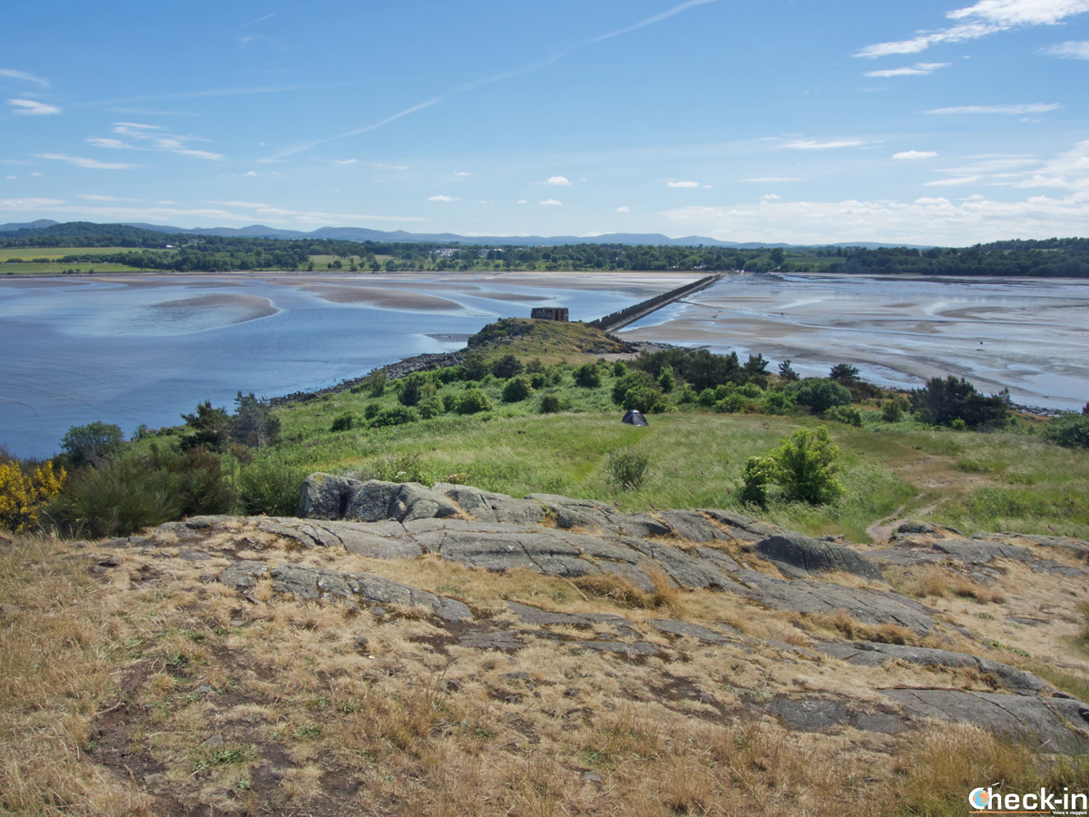 Panoramic view across the Firth of Forth from the top of Cramond Island (Edinburgh)
