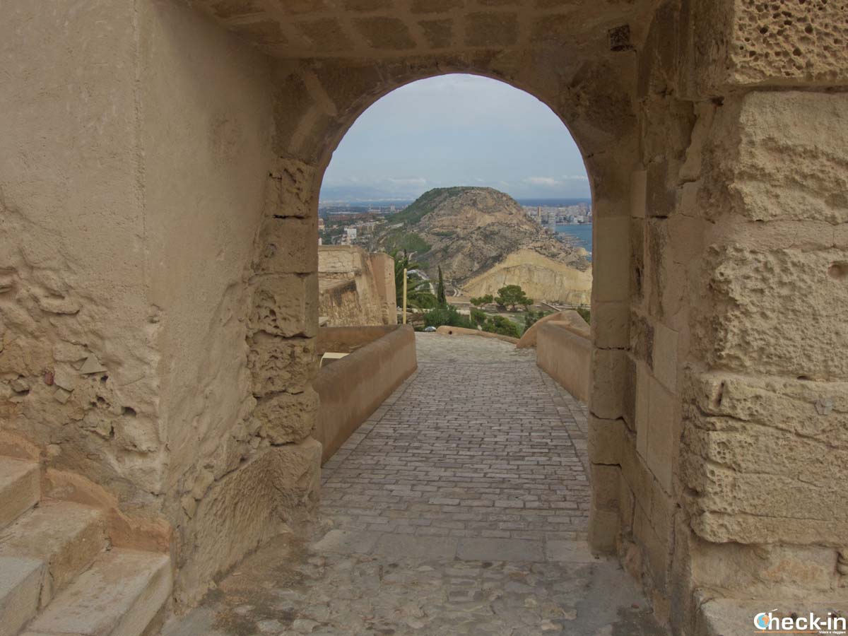 Visita del Castello di Santa Barbara sul monte Benacantil - Alicante, Comunidad Valenciana