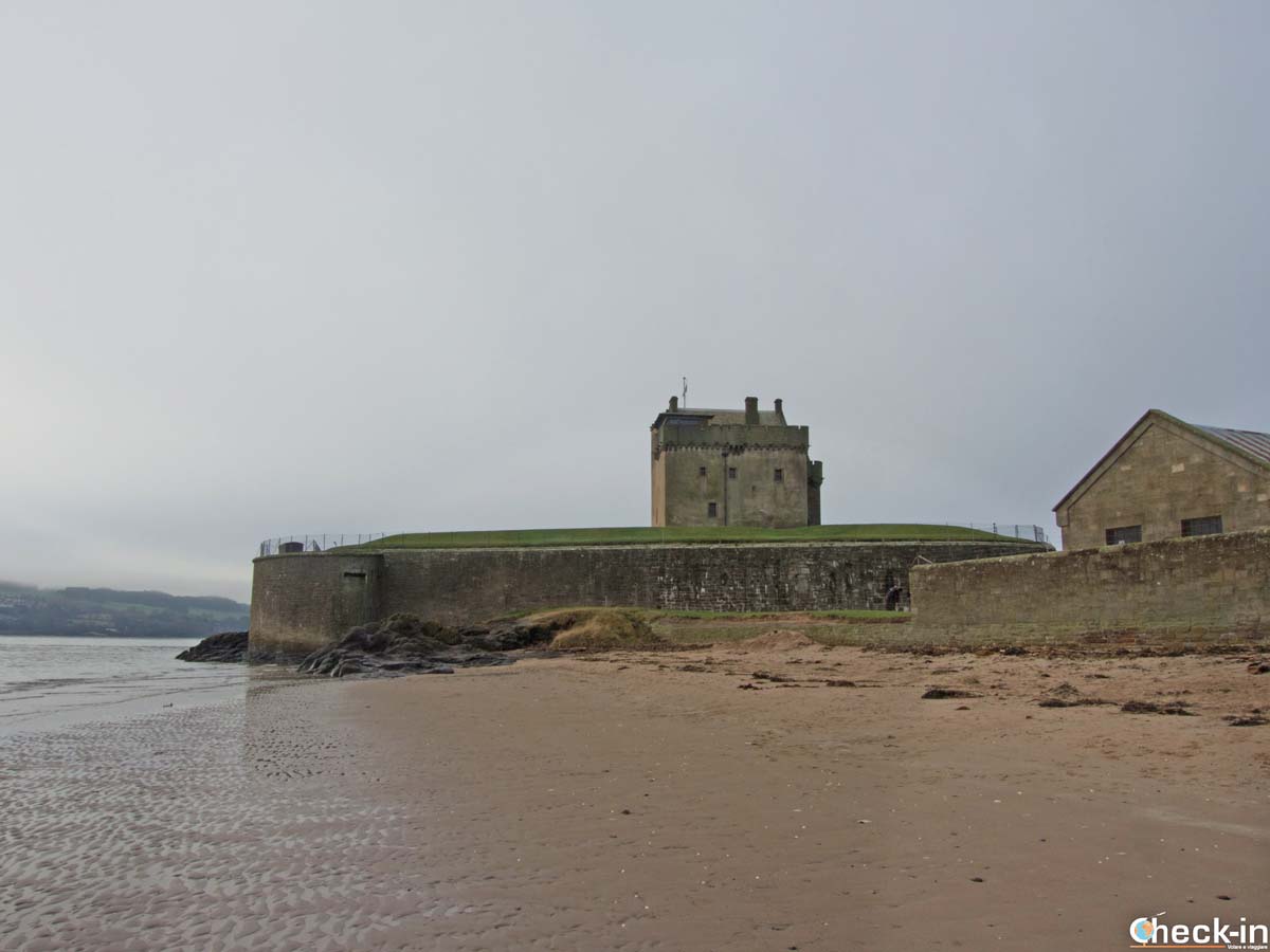 Broughty Ferry Castle as seen from the beach