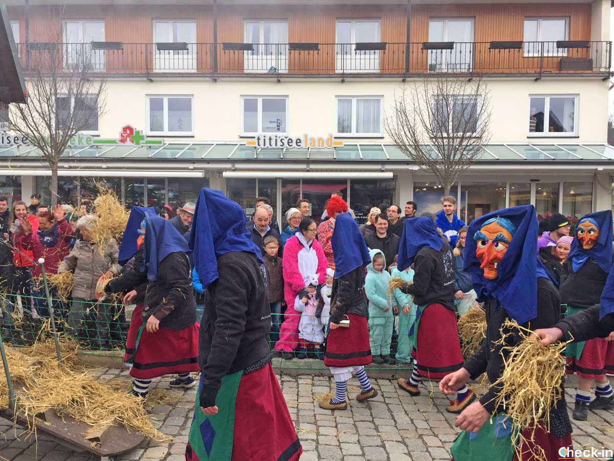 Festeggiare il Carnevale in Germania, sfilata a Titisee