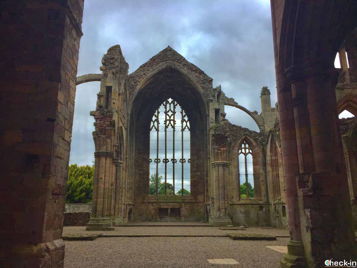 Things to see in the Scottish Borders: Melrose Abbey