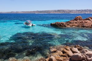 Vacanza di 7-10 giorni in Sardegna: escursione in barca nell'arcipelago della Maddalena
