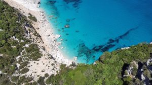 Informazioni pratiche per organizzare una vacanza in Sardegna, tutto l'anno