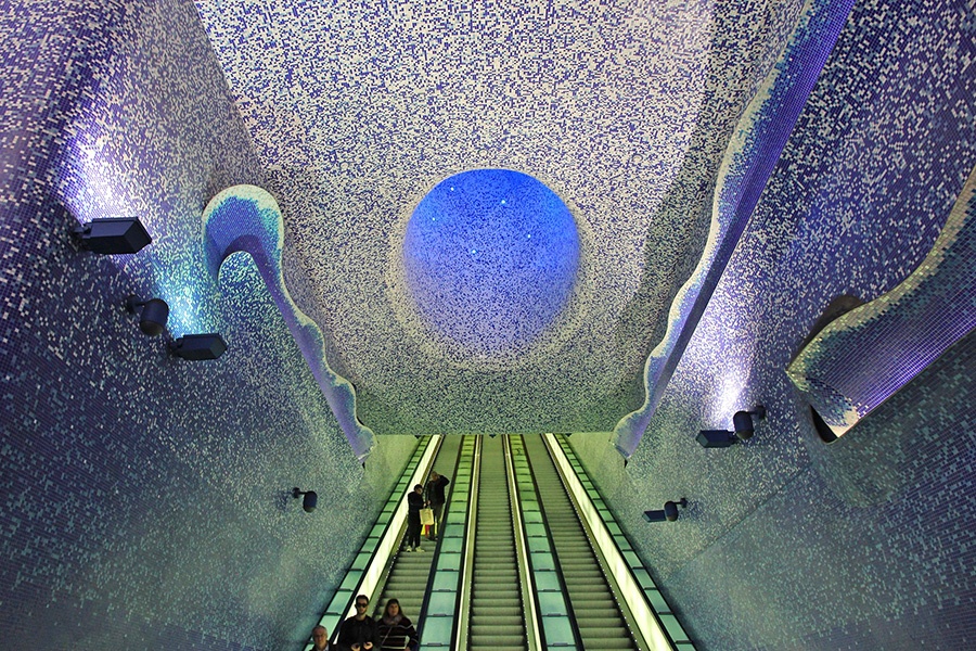 How to explore Naples by public transport - Toledo metro station