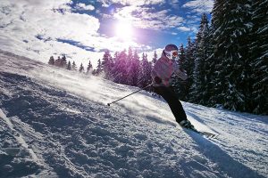 I vantaggi dello sciare e di una vacanza in montagna