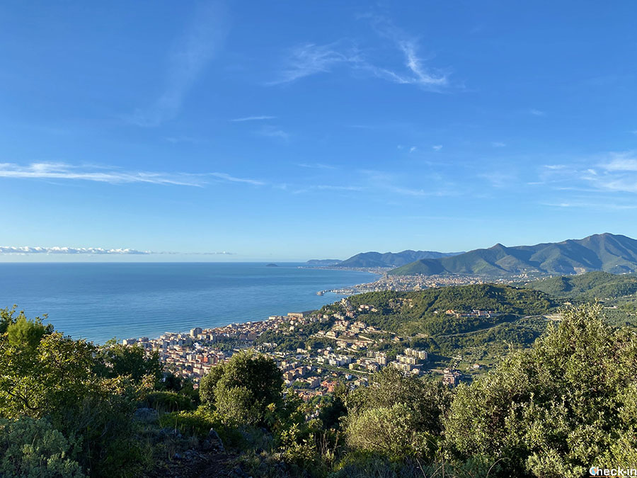 Camminate facili nella Liguria di ponente: Monte Grosso a Pietra Ligure