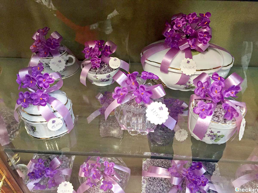 Productos típicos de Madrid: caramelos "La Violeta"