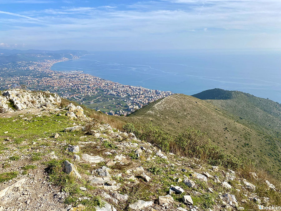 Percorso da Borghetto S. Spirito al monte Croce (541 m di quota) - Trekking in Liguria