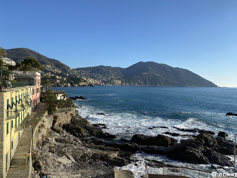 Escursione nel Golfo Paradiso, in provincia di Genova - Lungomare di Sori, Liguria di levante
