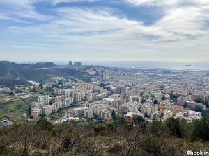 Anello del monte Gazzo con vista sull'aeroporto di Genova Sestri Ponente