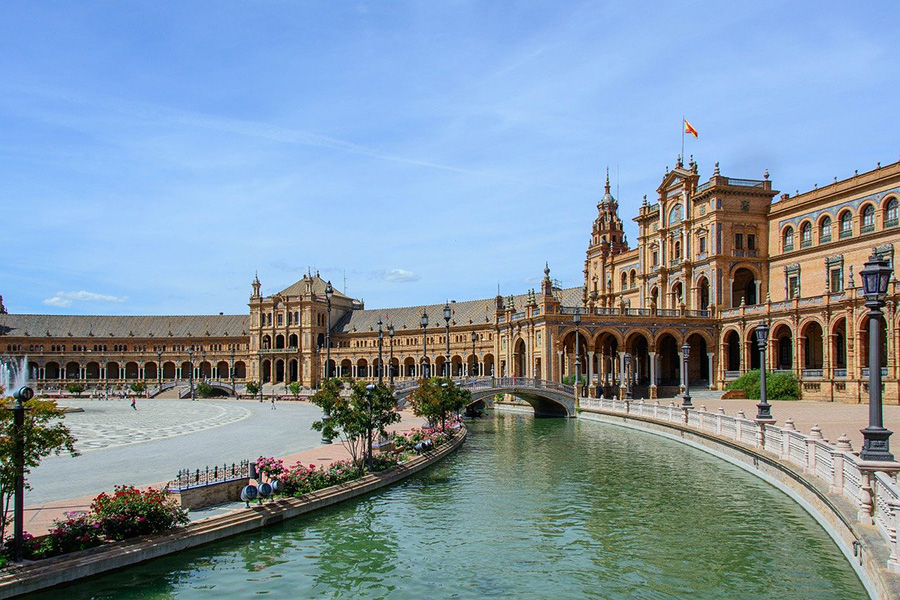 Cómo visitar Sevilla en un día desde Málaga todo el año? Mejores tours guiados en Andalucía