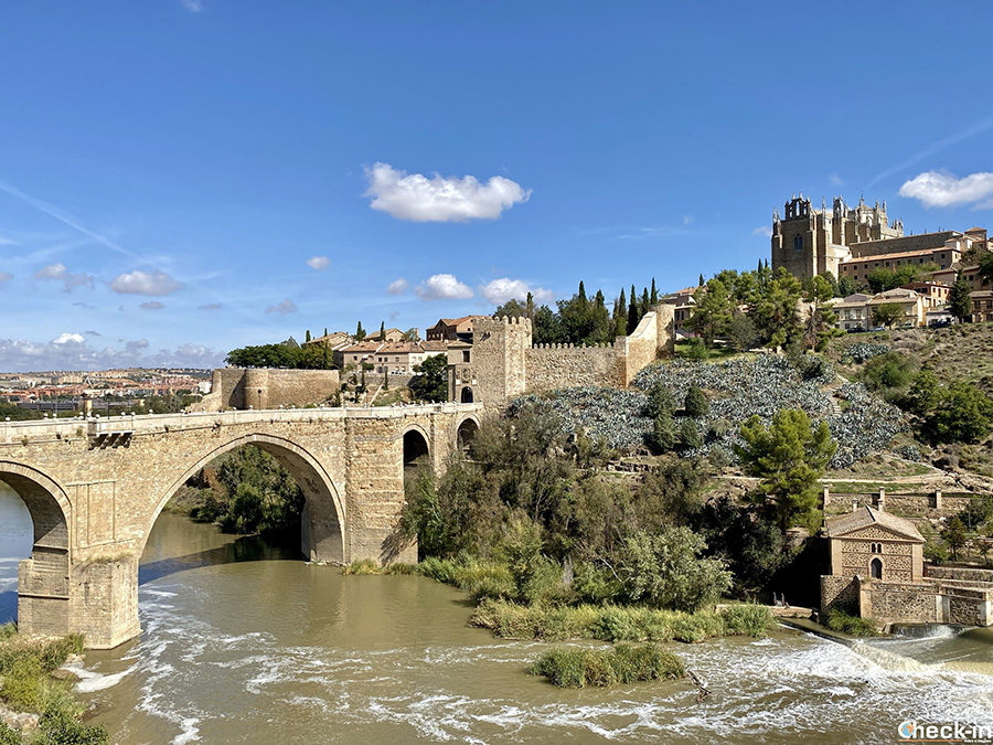 Accessi pedonali al centro storico UNESCO di Toledo: Puente de San Martín
