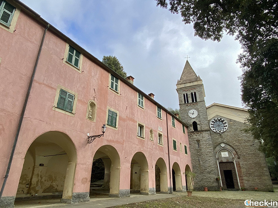 Storia, ristorante ed ospitalità presso il Santuario di Soviore - Monterosso, 5 Terre (Liguria)