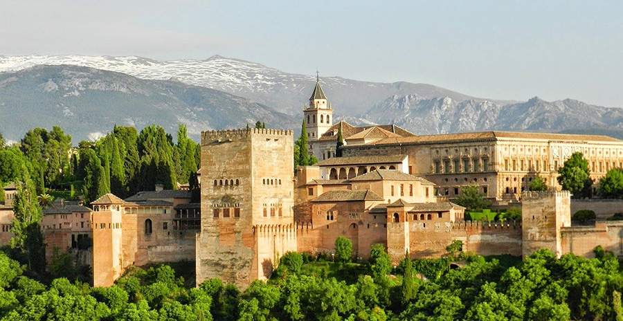 Excursiones de un día desde Sevilla para visitar la Alhambra en Granada