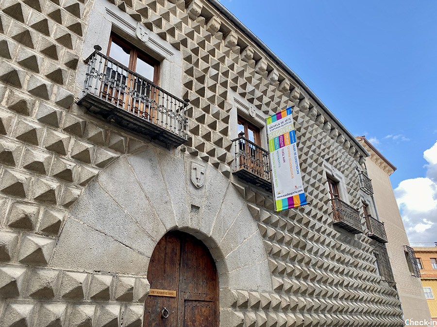 Luoghi di interesse del centro storico di Segovia: Casa de los Picos
