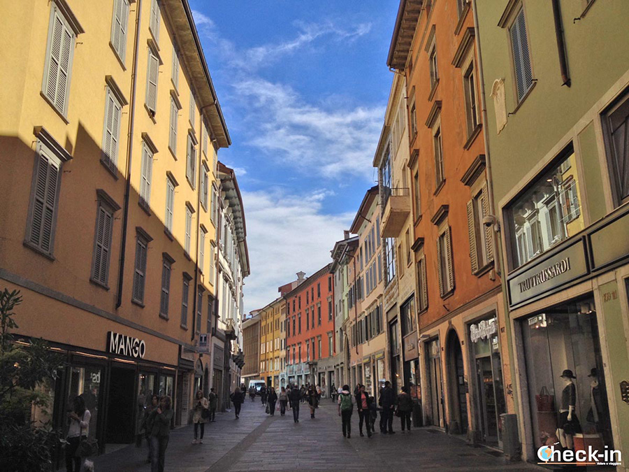 Top things to do in Bergamo: walk and shops along the "Sentierone"