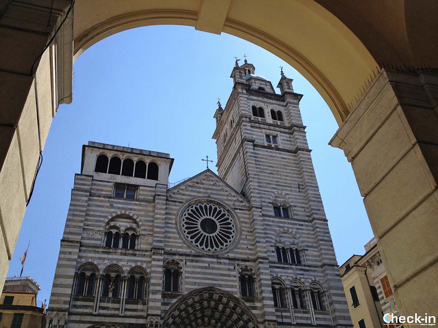 Informazioni sui tour guidati a piedi e in bici nel centro storico di Genova