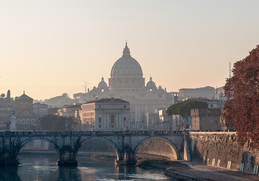 How to get to Rome city centre and Vatican by bus from Fiumicino Airport: prices, timetable and online tickets