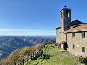 Cima del Monte Reale e rifugio sempre aperto - Parco dell'Ántola (Ronco Scrivia)