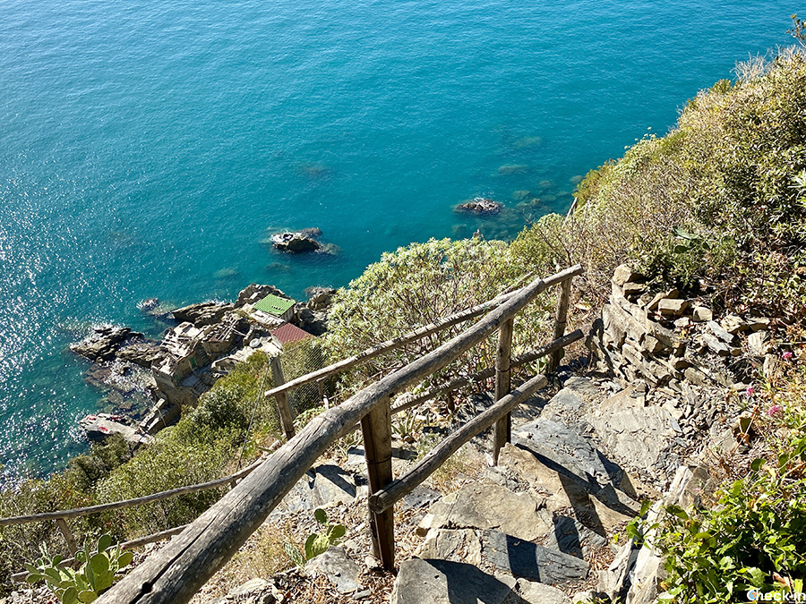 Come raggiungere lo scalo a mare di Schiara col sentiero da Campiglia - Costa Tramonti, Liguria