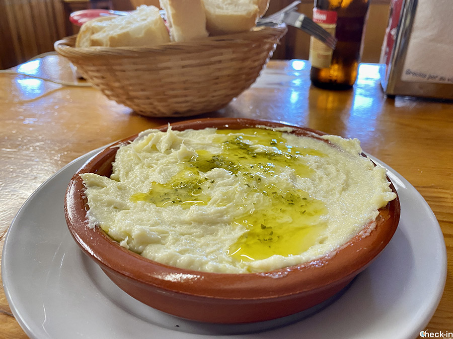 Ajoarriero con baccalà e patate: cosa mangiare di tipico a Cuenca e dintorni