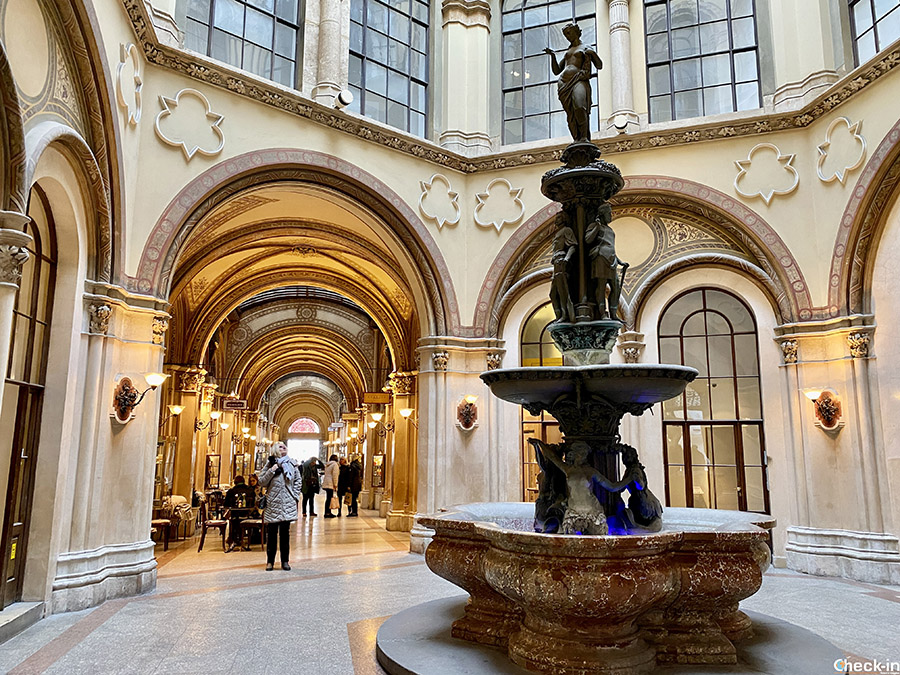 Cosa fare nel centro storico di Vienna: due passi nella galleria Passage Freyung