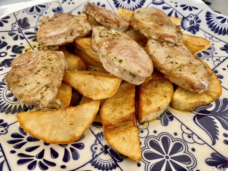 8 piatti tipici della Galizia: carne Raxo con patate