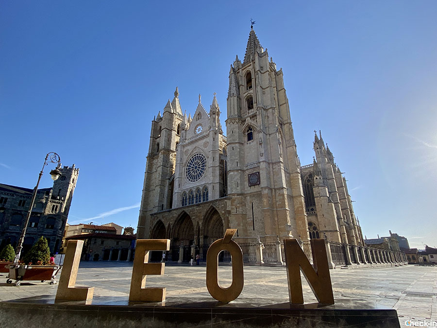 Luoghi di interesse da visitare a León con poche ore a disposizione: la maestosa Cattedrale