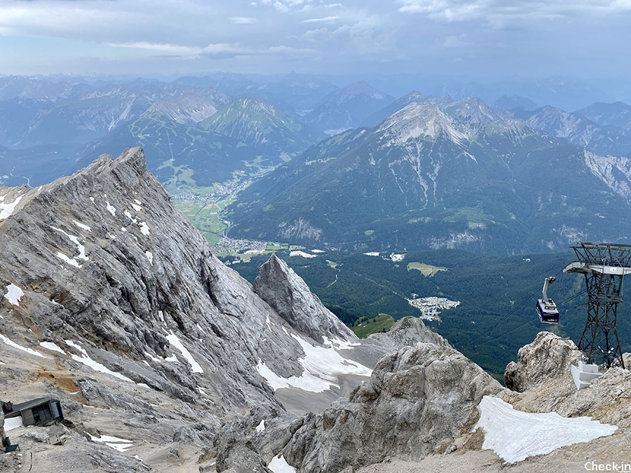4 escursioni da fare in Tirolo: prendere la funivia Tiroler Zugspitzbahn da Ehrwald