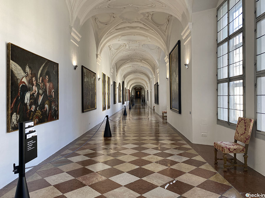 Pinacoteca-Galleria lunga nella residenza DomQuartier di Salisburgo