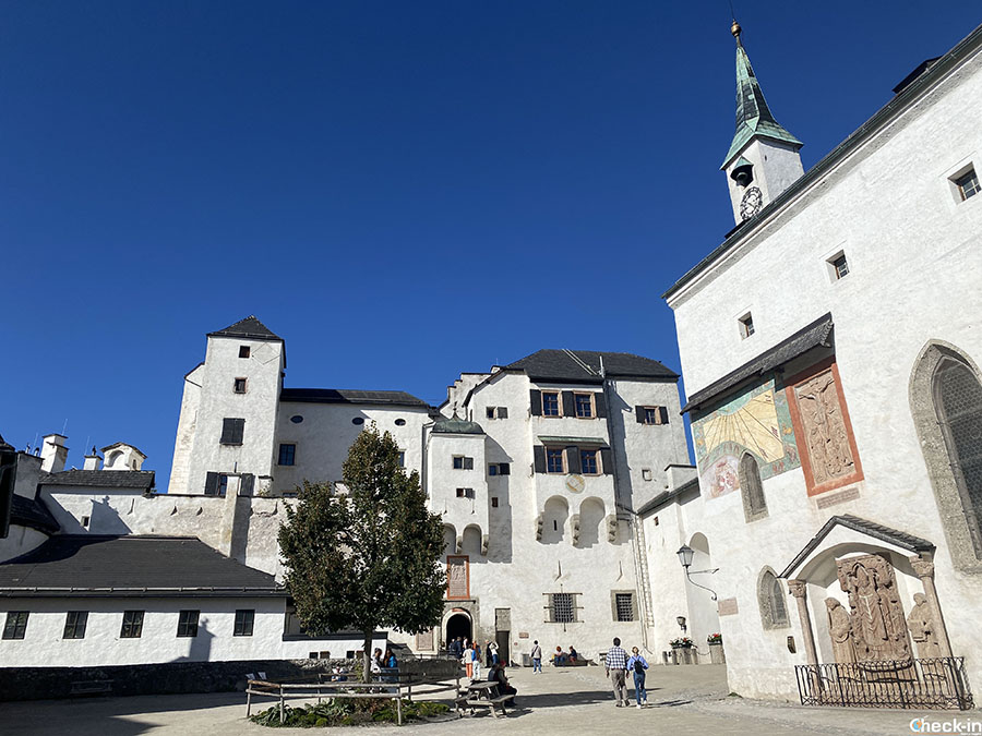 Cosa vedere nella fortezza di Salisburgo: piazza Burghof