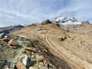 Trekking da Gressoney al Passo dei Salati con vista sul massiccio del monte Rosa