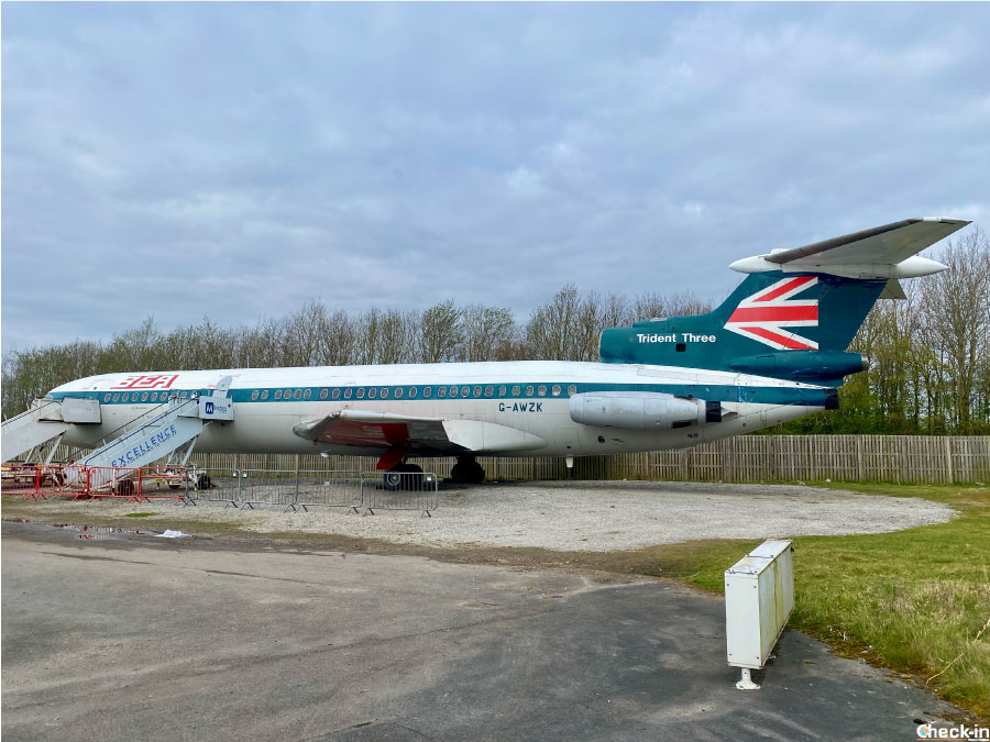 Il BEA Hawker Siddeley Trident 3B parcheggiato al Runway Visitor Park vicino all'aeroporto di Manchester