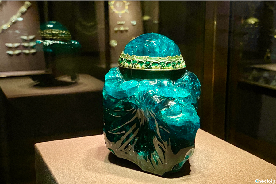 The Unguentarium emerald with its 2.680 carats at the Imperial Treasury in Vienna