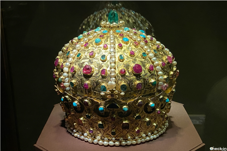 The golden crown of the King of Hungary - Vienna Imperial Treasury at Hofburg